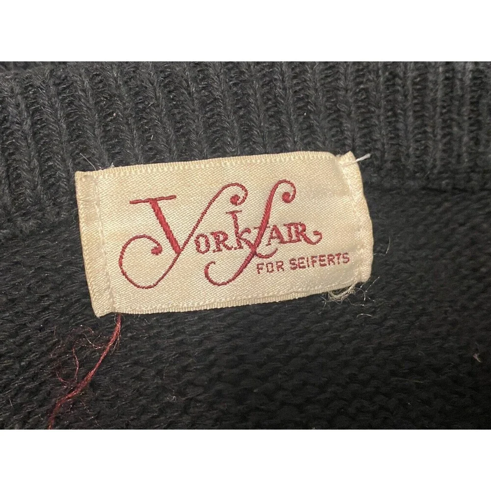Vtg YORK FAIR Women's L Knit Crew Neck Sweater Black Purple Floral Wool Blend - Picture 6 of 6